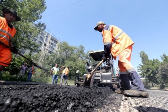 В Волгограде на улице Гражданской сняли 10 000 кв. м. старого асфальта